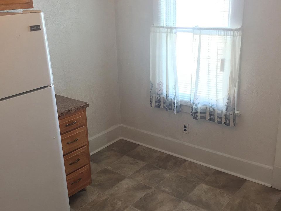 Eat in Kitchen area
