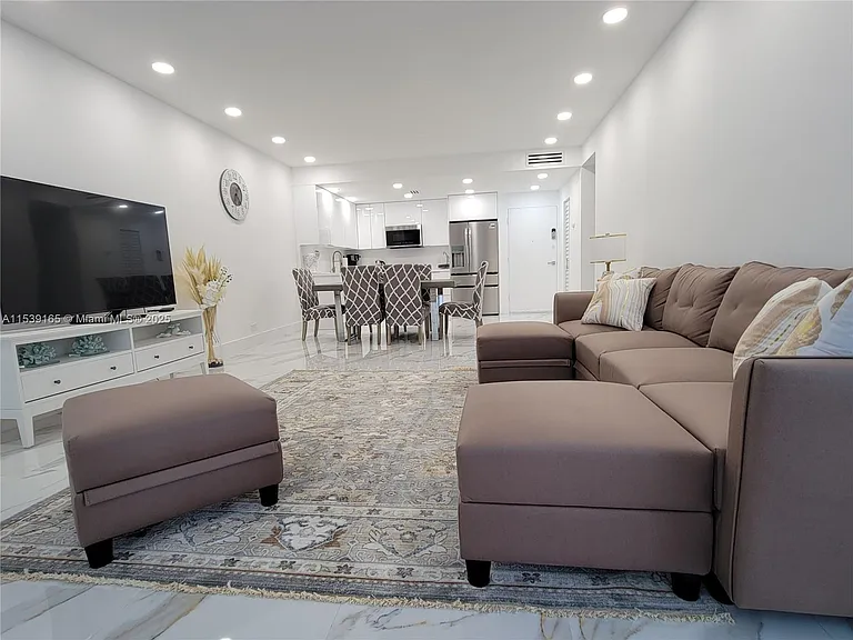 3505 S Ocean Dr #1509 — Photo 6