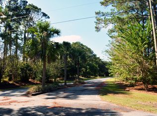59 Seaside Ln, Edisto Island, SC 29438