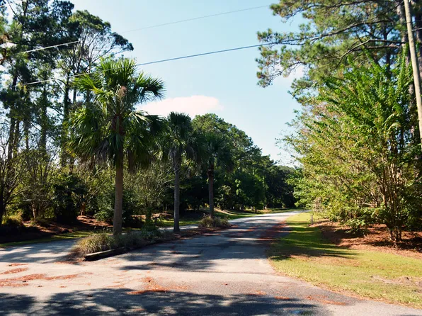 59 Seaside Ln, Edisto Island, SC 29438