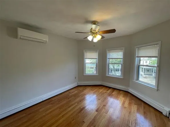 944 Broadway St #2, Somerville, MA 02144