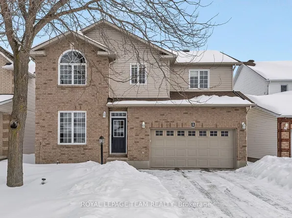 5 Sundew Ct W, Ottawa, ON K2S 1Z5