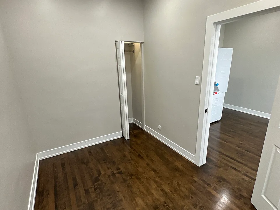2435 S Kedzie Ave #3