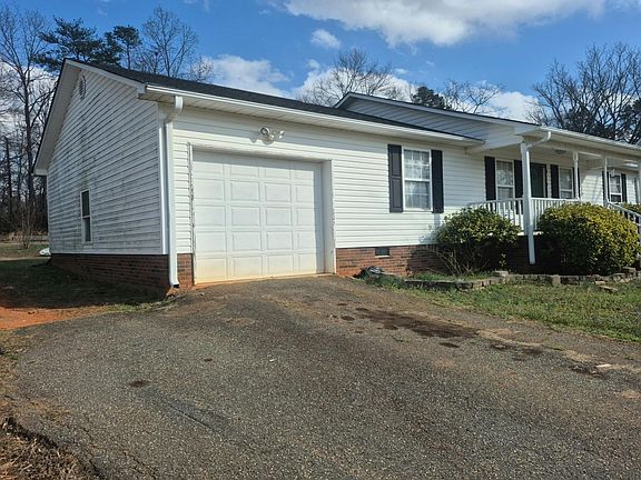 3rd image of 1314 Rainbow Lake Rd