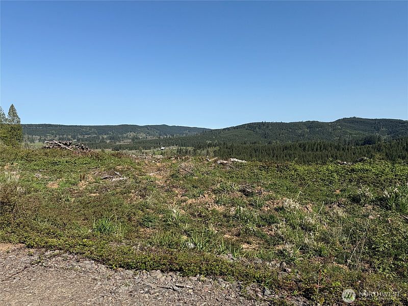 3rd image of 6 xx Oppelt Road