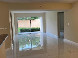 6284 NW 186th St APT 106, Hialeah, FL 33015