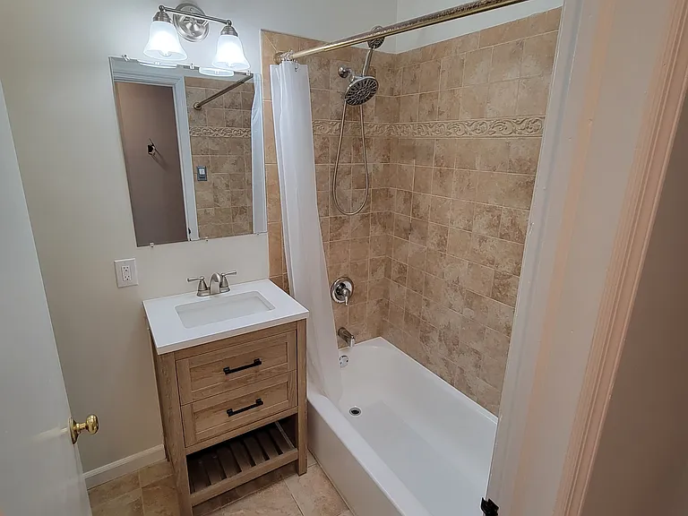 34 Main St #3 — Photo 5