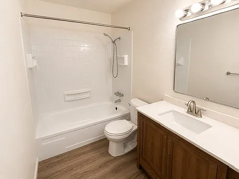 2 bed, 720 sqft, $1,200 — Photo 4