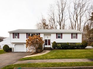 40 Meetinghouse Cir, Needham, MA 02492