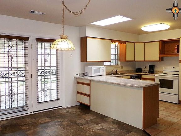 2nd image of 2107 Moreland Dr