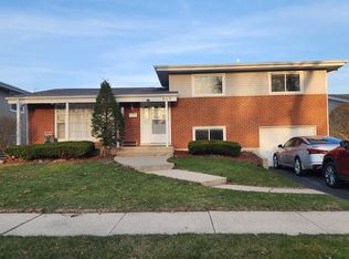 843 S School St, Lombard, IL 60148