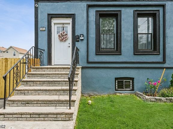 4th image of 307 W Blancke St