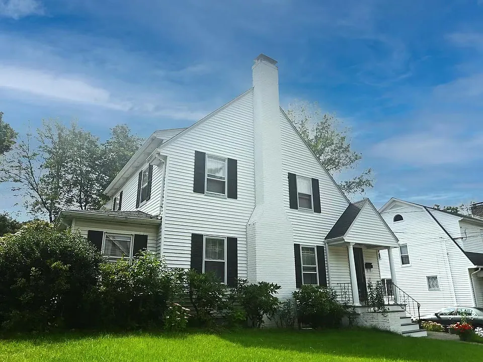 142 Jackson St