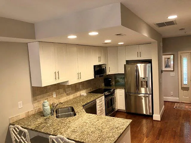 1634 Lombardy Cir — Photo 2