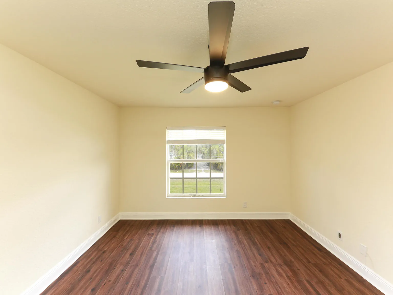 2 bed, 1.0 bath, 973 sqft, $2,499 — Photo 4