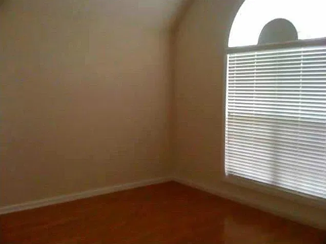 4 bed, 3.0 bath, 2674 sqft, $2,300 — Photo 3