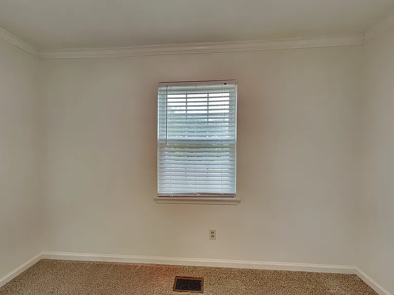 4418 Englewood Rd — Photo 17