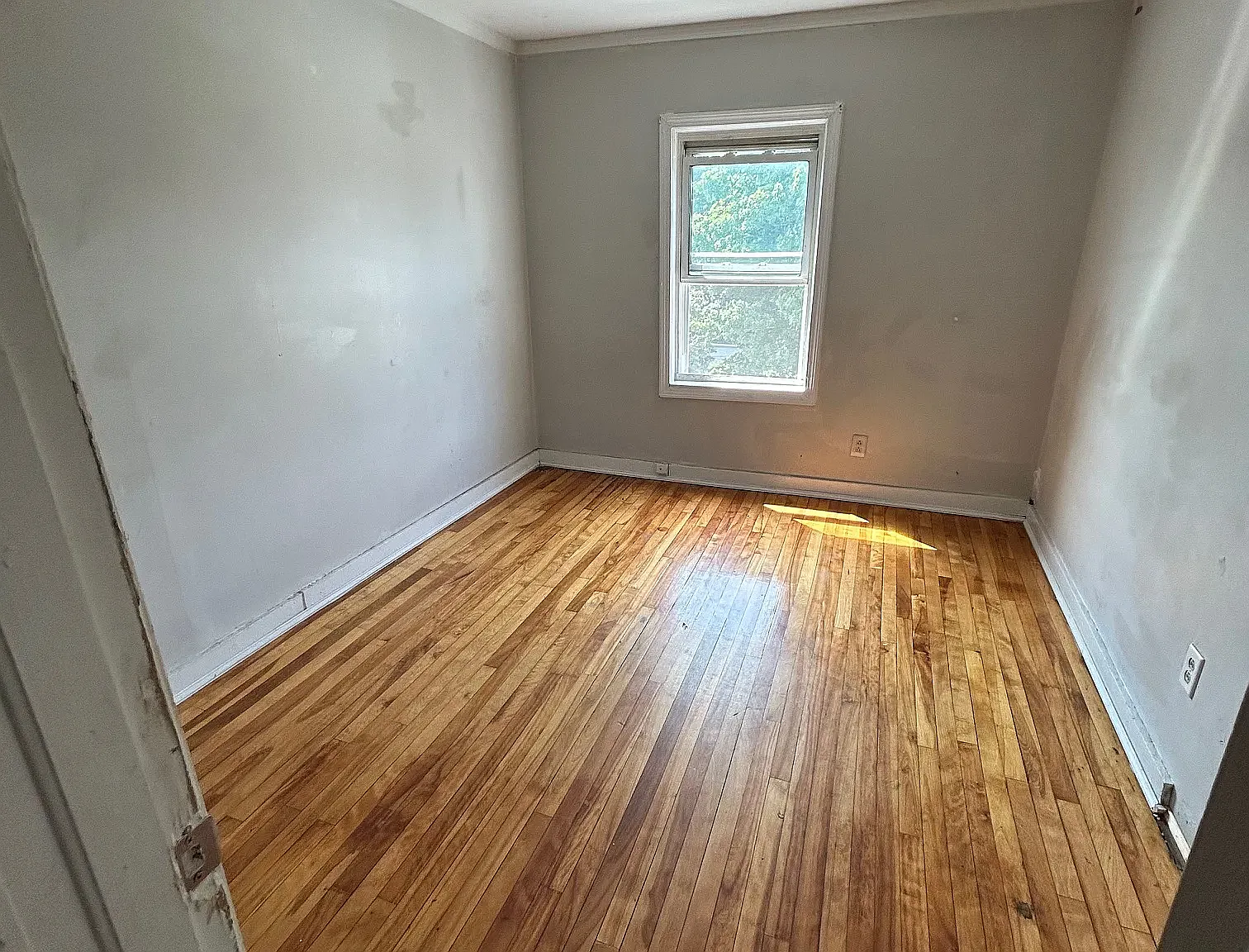 4 bed, 1105 sqft, $2,400 — Photo 4