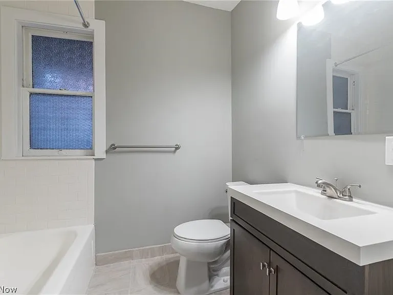 1387 W 69th St #4 — Photo 13