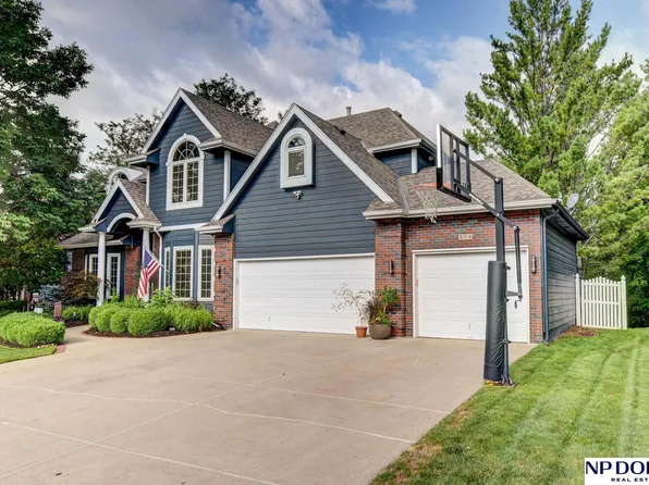 204 N 163rd St, Omaha, NE 68118