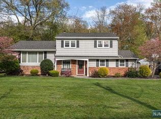 26 Morris Dr, Hillsdale, NJ 07642