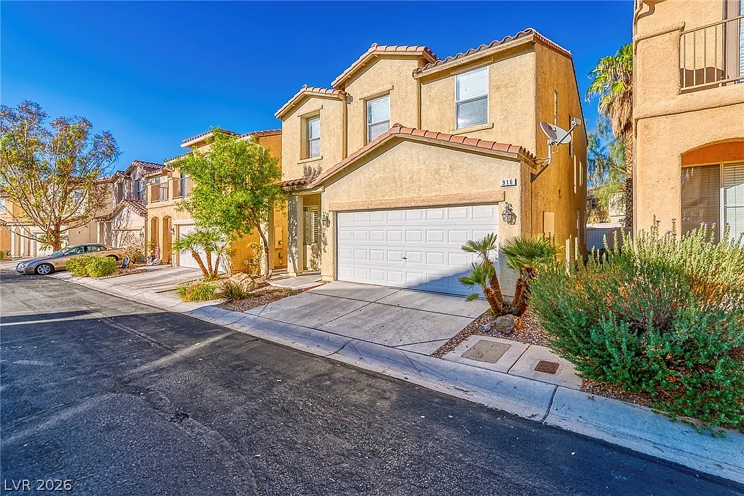 4 bed, 2.5 bath, 1725 sqft, $2,100 — Photo 2