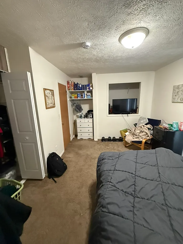 5 bed, 1440 sqft, $3,500 — Photo 2