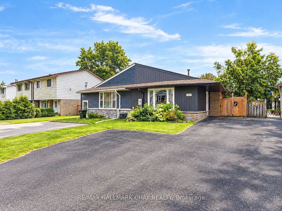 1st image of 109 Daphne Cres