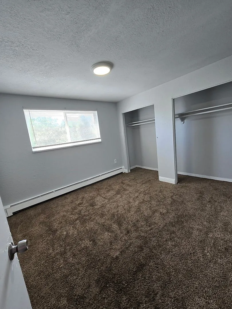 1666 Clinton St — Photo 4