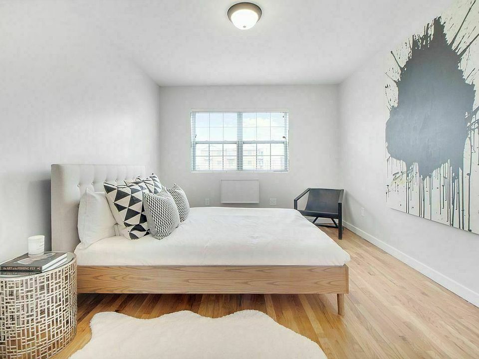 1st image of 303 Beach 65th St #2