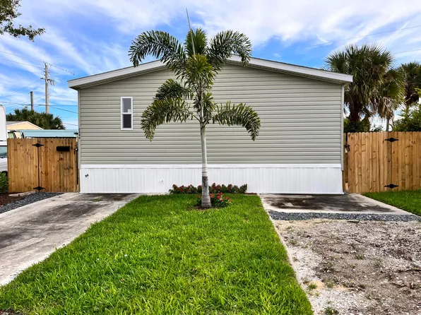 2848 Banyan Lane Lane, West Palm Beach, FL 33403