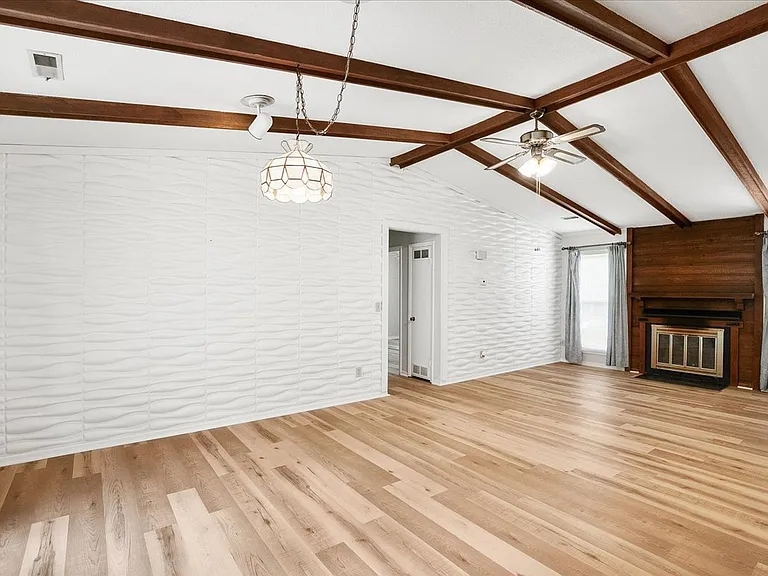 1607 Burnley Dr — Photo 14