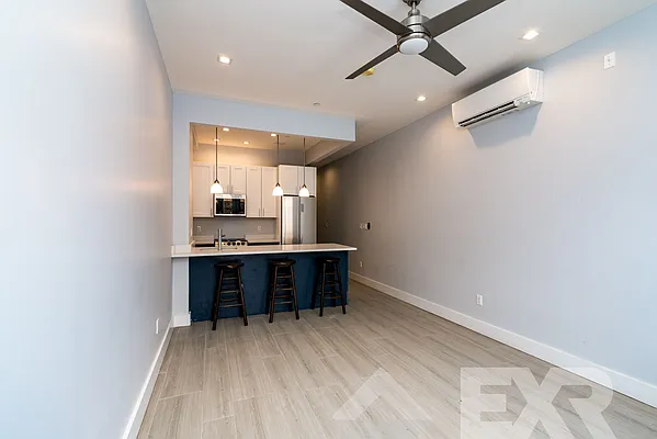 Rented by EXR | media 3