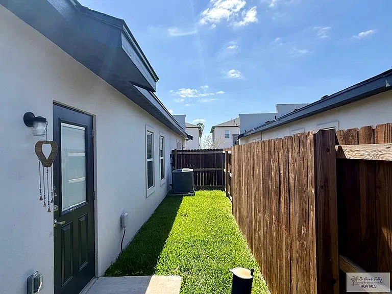 3513 Vanessa Ln #2 — Photo 9