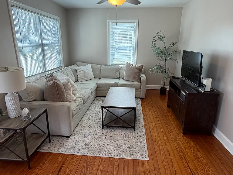 7703 Winchester Ave — Photo 13