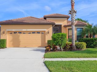 225 Silver Falls Dr, Apollo Beach, FL 33572
