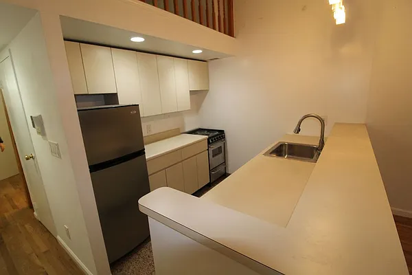 Rented by Mossanen Group | media 18