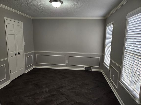 5th image of 6010 Fox Ridge Dr