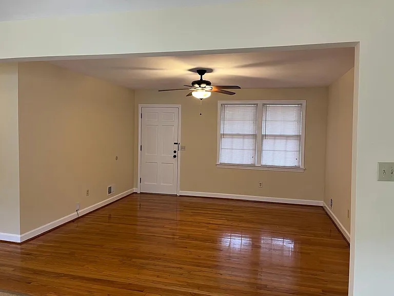 1006 S Kilbourne Rd — Photo 1