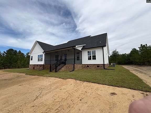 3rd image of 983 Mount Zion Rd