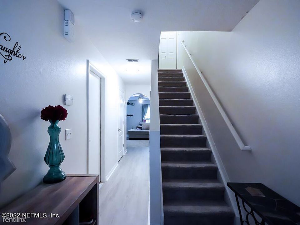 1st image of 11697R Hickory Oak Dr