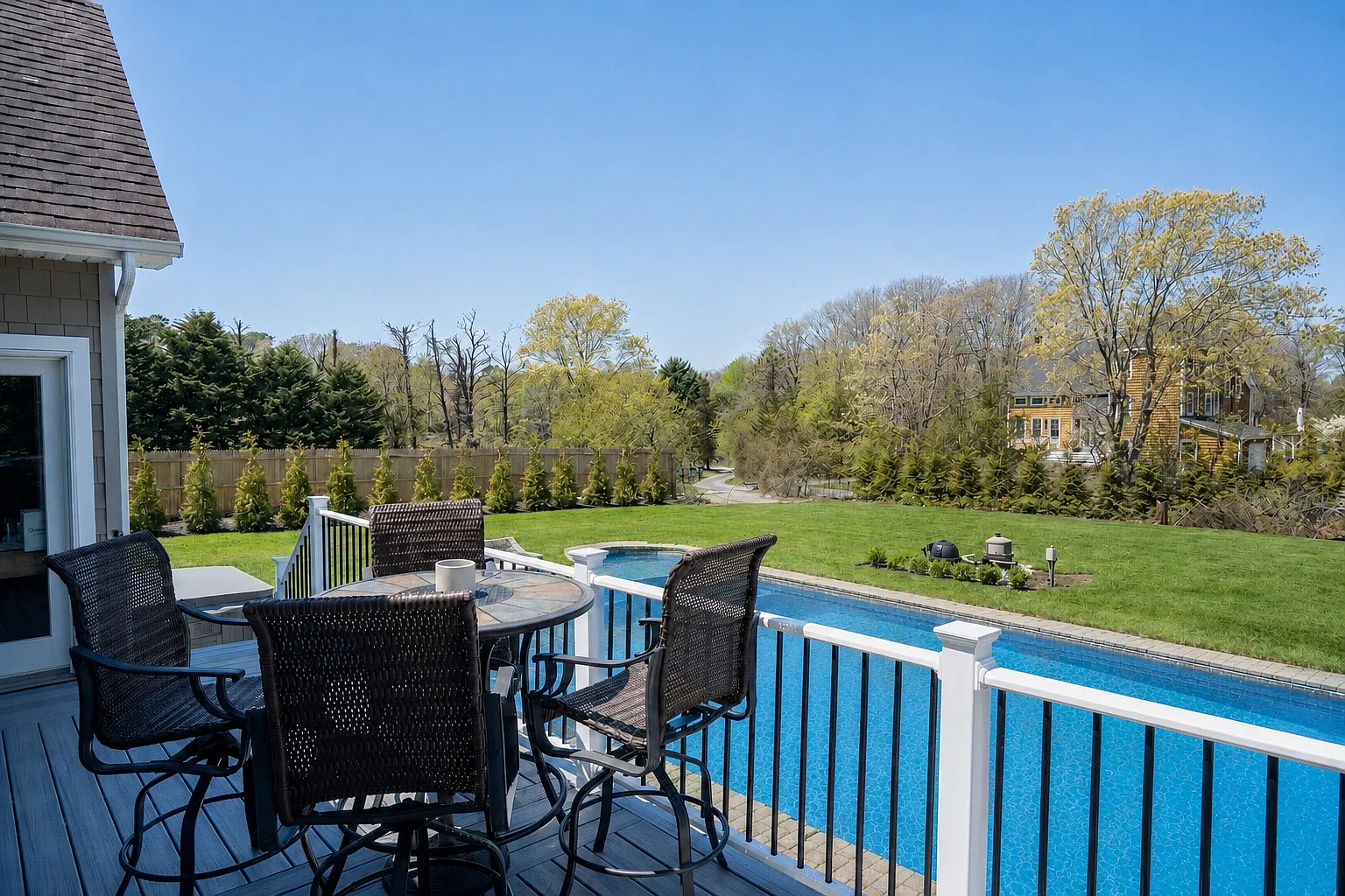 Southampton Summer Living Near Shinnecock Golf & Coopers Beach — Photo 4