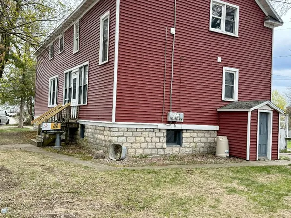 1103 West Dr, Menominee, MI 49858