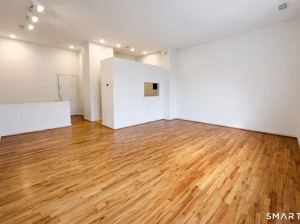 114 Huckleberry Hill Rd, Avon, CT 06001