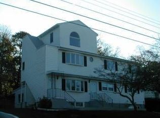 341 Kneeland Rd, New Haven, CT 06512