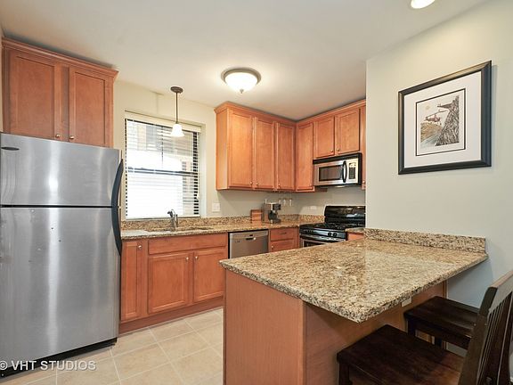 5th image of 1303 W Elmdale Ave APT 1