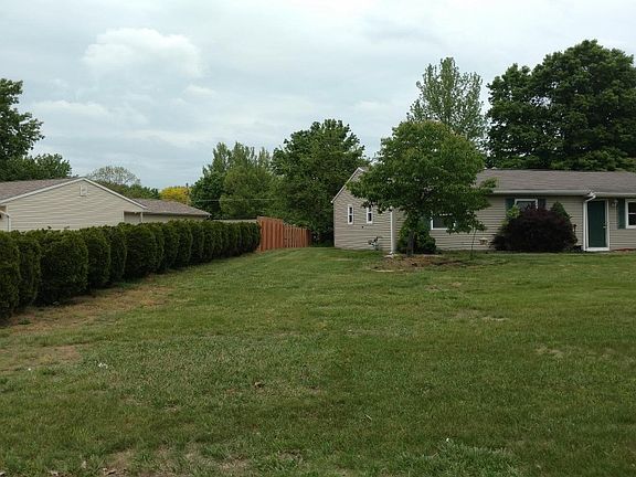 3rd image of 6755 Canterbury Dr