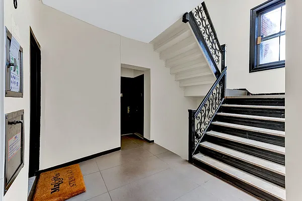 Rented by Blip LLC | media 22