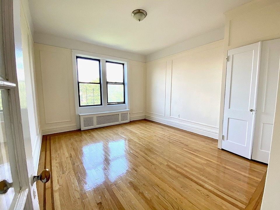 1st image of 25 Eastern Pkwy APT 4D