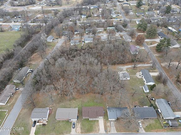 5th image of James Ln #2-10